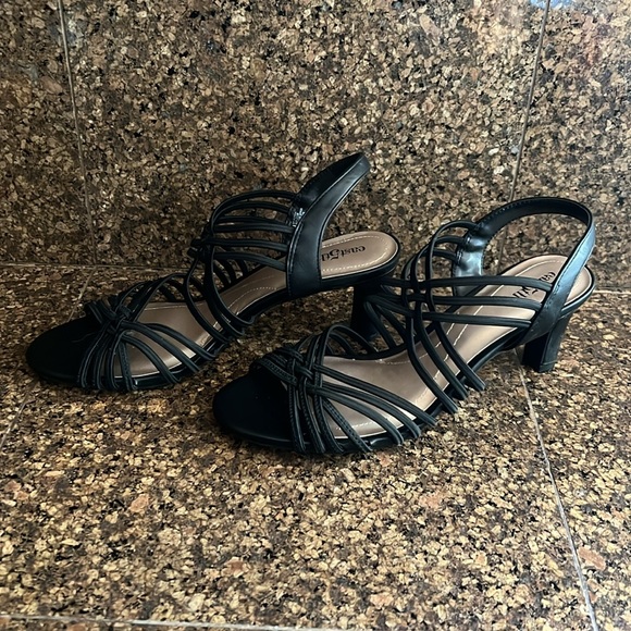 East 5th Niko Heeled Sandals Black - Picture 3 of 7